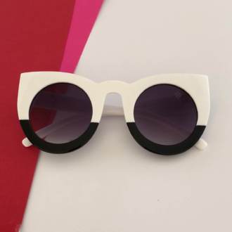 Óculos de Sol Branco e Preto