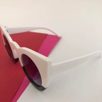 Óculos de Sol Branco e Preto