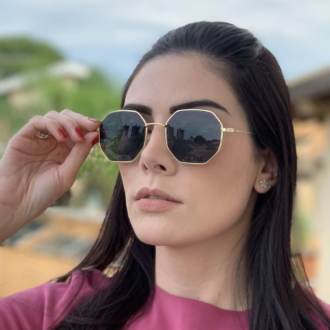 oculos de sol quadrado dourado com preto elisa 4 0 2