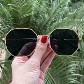 oculos de sol quadrado dourado com preto elisa 4 0