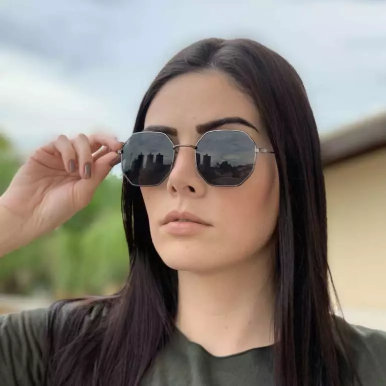 oculos de sol quadrado preto elisa 4 0 1