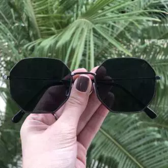 oculos de sol quadrado preto elisa 4 0