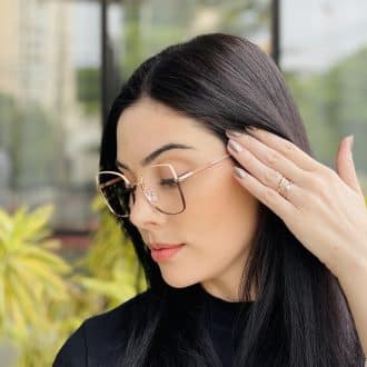safine com br oculos de grau feminino quadrado nude e marrom yasmim 5