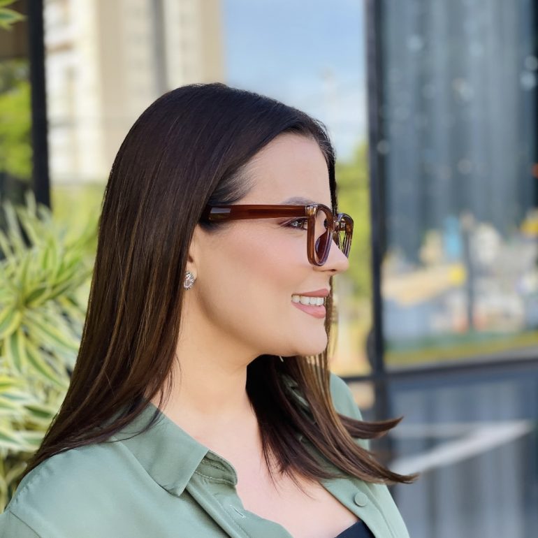 safine com br oculos de grau feminino quadrado marrom katy 3