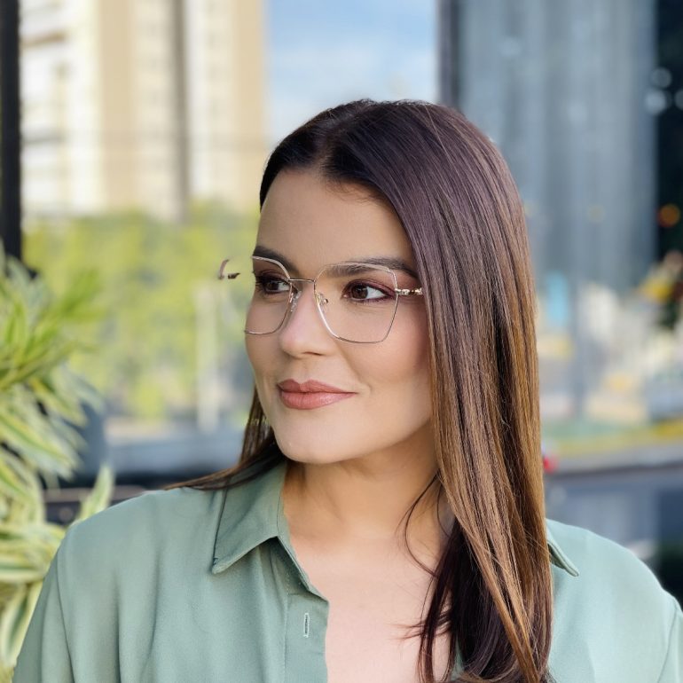 safine com br oculos de grau feminino quadrado nude thais 1