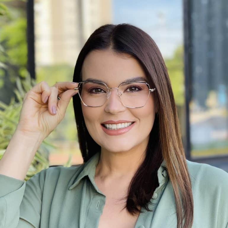 safine com br oculos de grau feminino quadrado preto e dourado thais 2