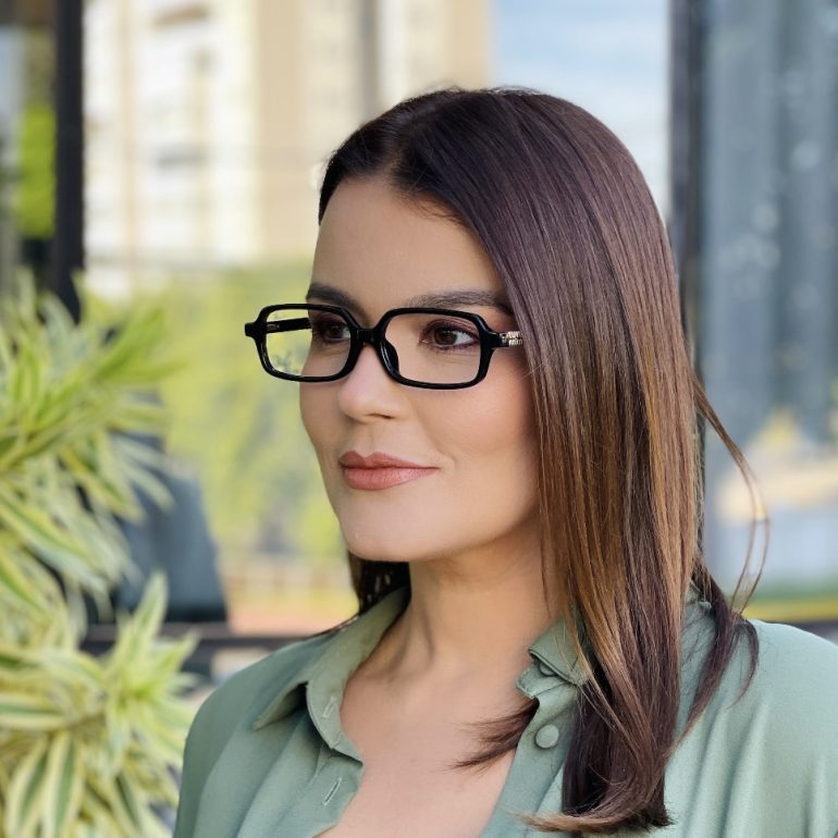 safine com br oculos de grau feminino retangular preto milla 1