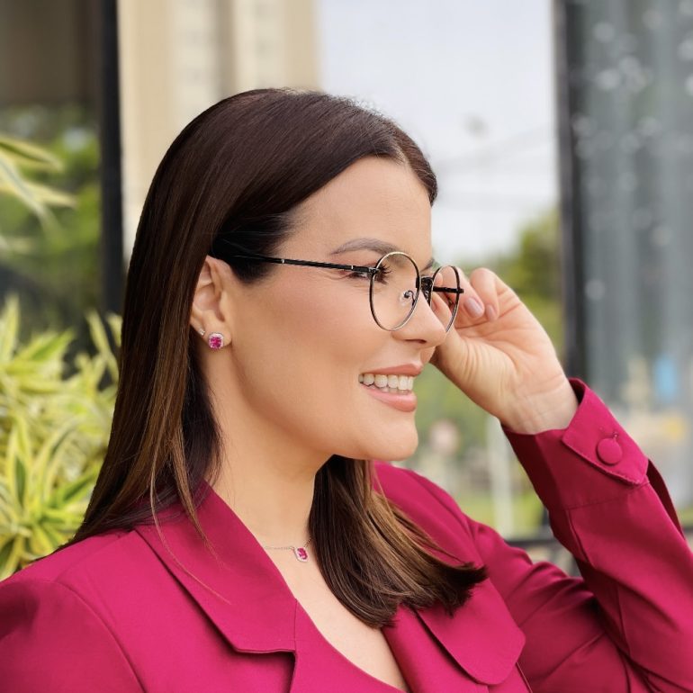 safine com br oculos de grau feminino redondo dourado gabriela 1