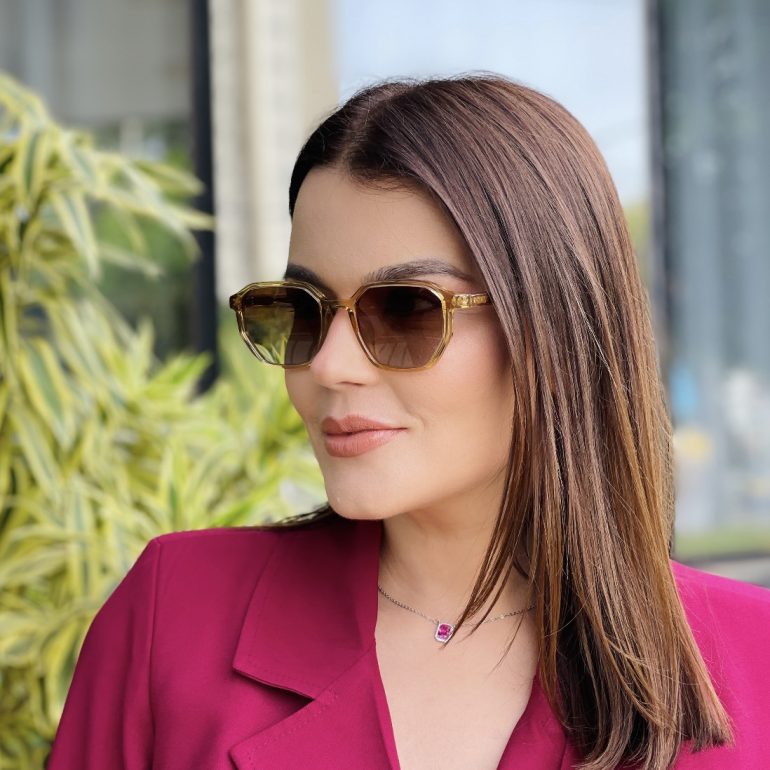 safine com br oculos de sol feminino quadrado champanhe mayla 3