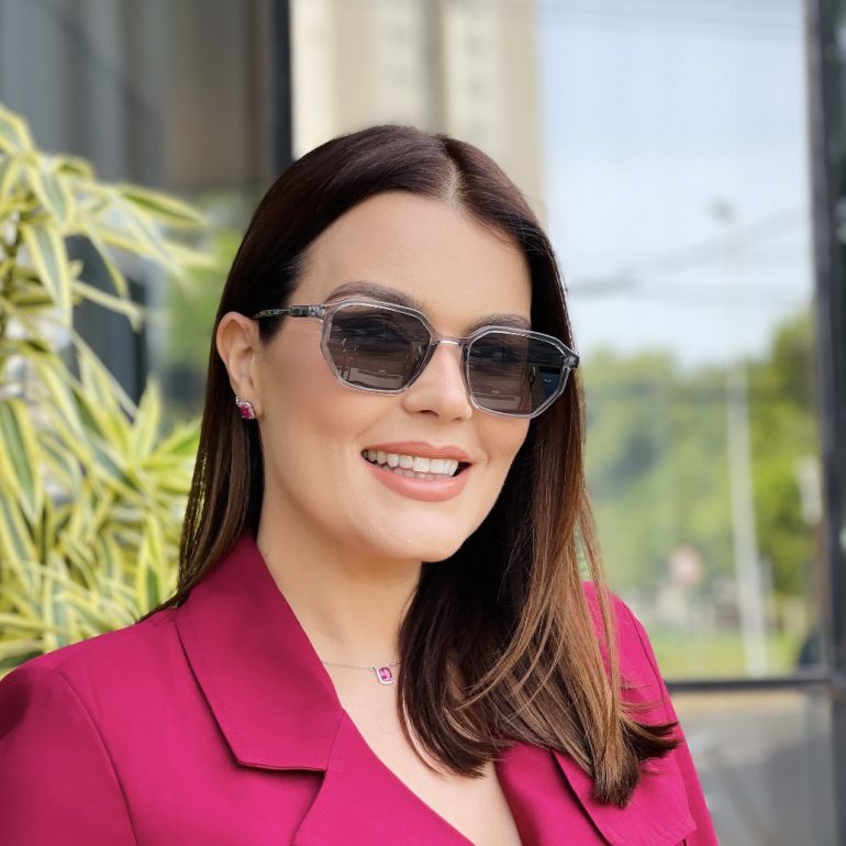 safine com br oculos de sol feminino quadrado cinza mayla