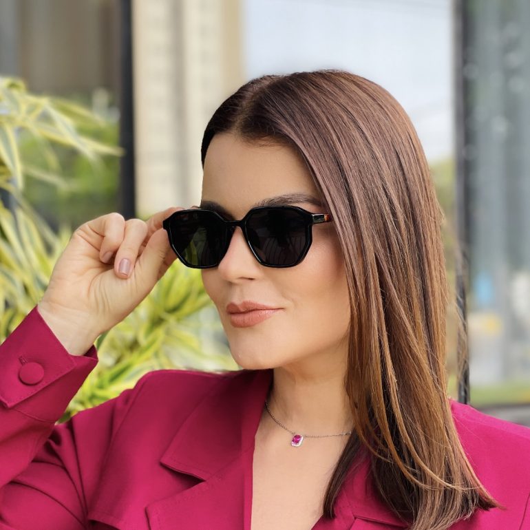 safine com br oculos de sol feminino quadrado preto mayla 3