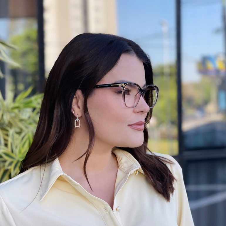 safine com br oculos de grau feminino quadrado marrom degrade clara 2