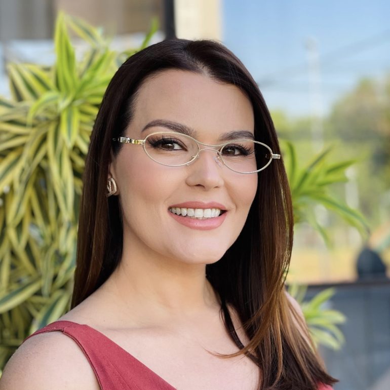 safine com br oculos de grau feminino oval dourado virginia 2