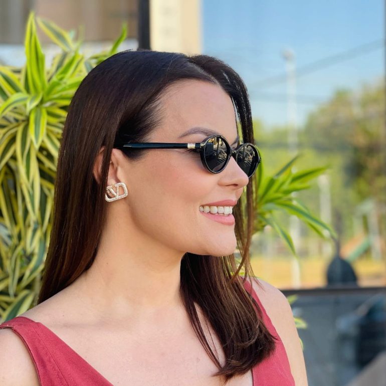 safine com br oculos de sol feminino oval preto mia 2 0 4