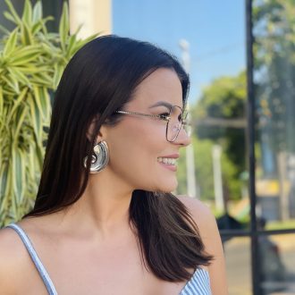 safine com br oculos de grau feminino quadrado preto e dourado elisa 1