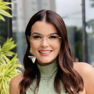 safine com br oculos de grau feminino em titanio oval dourado mari 3