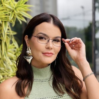 safine com br oculos de grau feminino em titanio oval preto mari