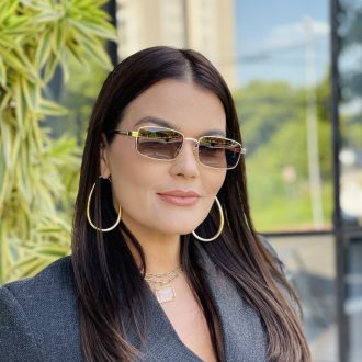 safine com br oculos de sol feminino retangular marrom e dourado naomi 3