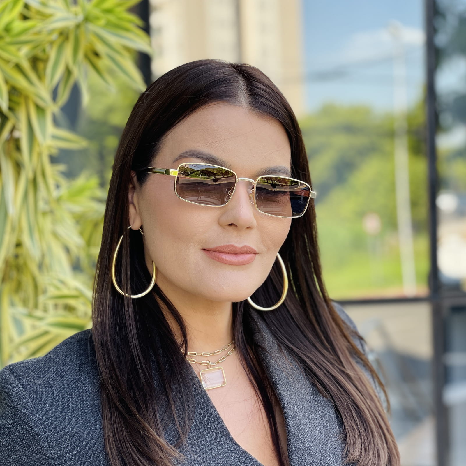 safine com br oculos de sol feminino retangular marrom e dourado naomi 3