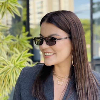 safine com br oculos de sol feminino retangular preto naomi